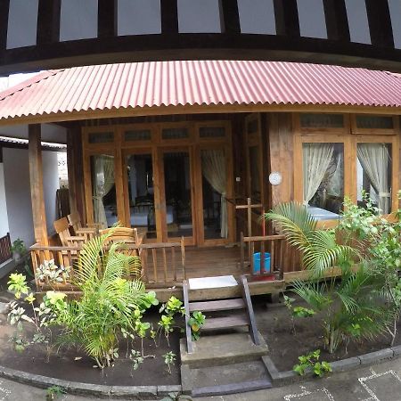 Gili Smile Bungalow Gili Trawangan Exterior photo