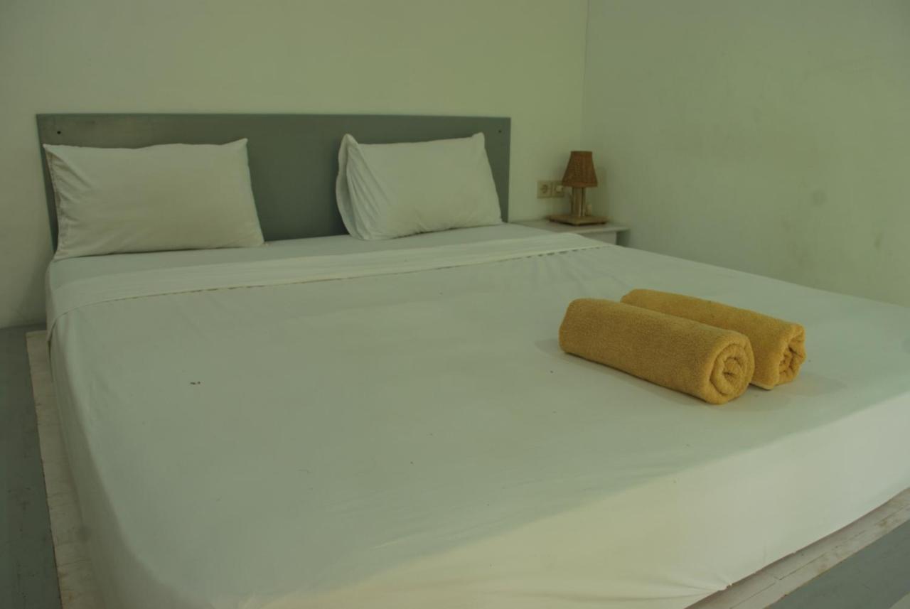 Gili Smile Bungalow Gili Trawangan Exterior photo