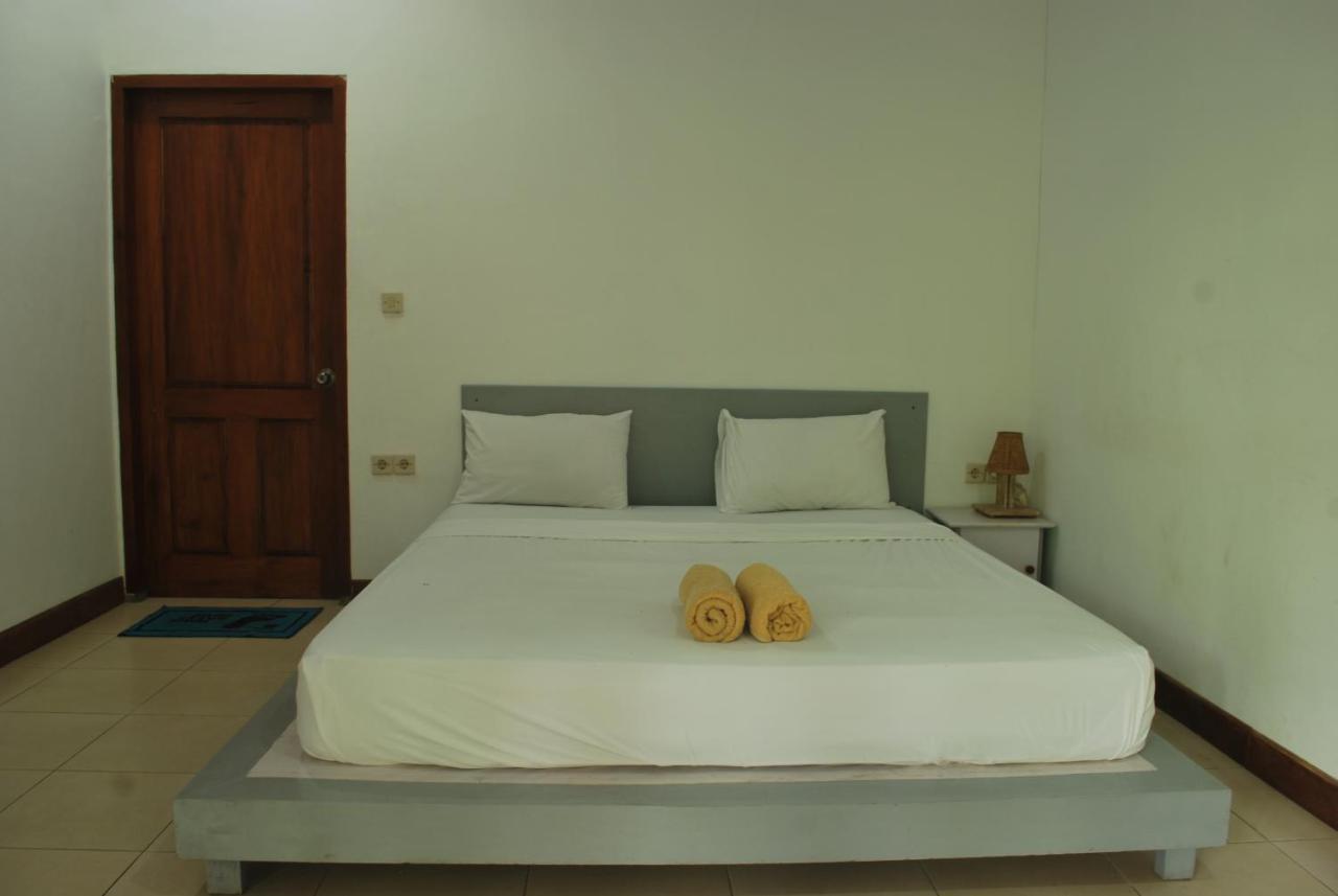 Gili Smile Bungalow Gili Trawangan Exterior photo