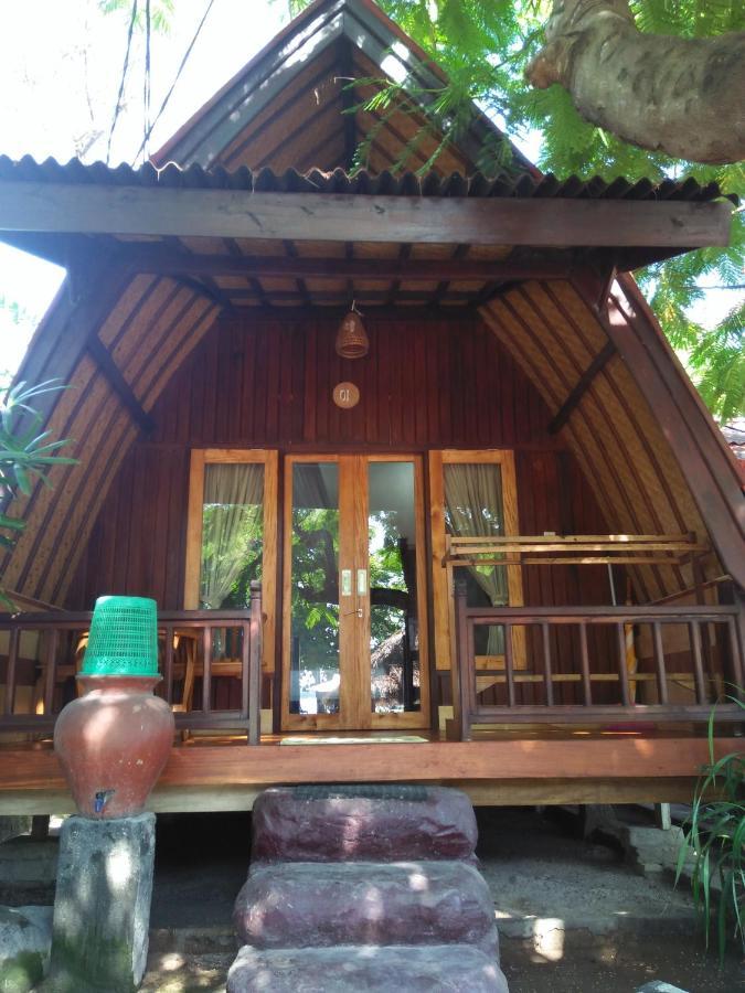Gili Smile Bungalow Gili Trawangan Exterior photo