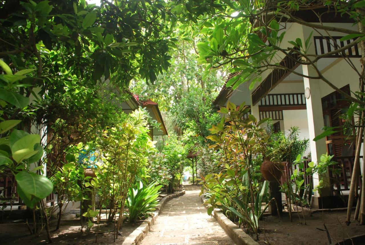 Gili Smile Bungalow Gili Trawangan Exterior photo