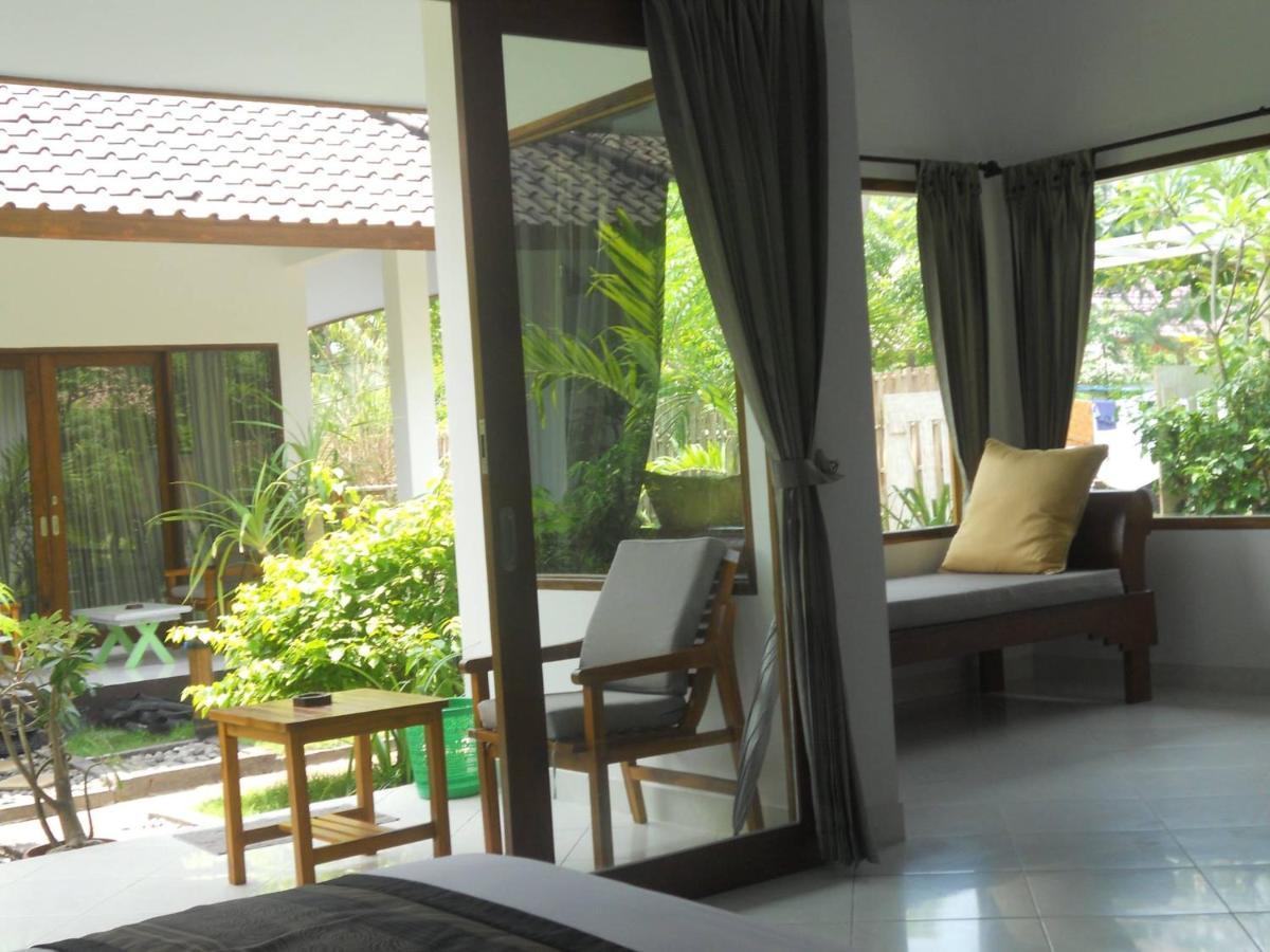 Gili Smile Bungalow Gili Trawangan Exterior photo